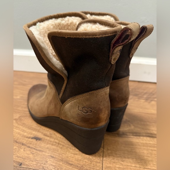 UGG Renatta Wedge Waterproof Leather Stout Boots Size 7 - Picture 2 of 9
